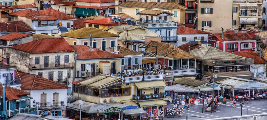Parga, Yunanistan: İyonya’nın Saklı İncisiyle Tanışın – Adalara Alternatif Büyülü Bir Kaçış! Parga, Yunanistan: İyonya’nın Saklı İncisiyle Tanışın – Adalara Alternatif Büyülü Bir Kaçış!