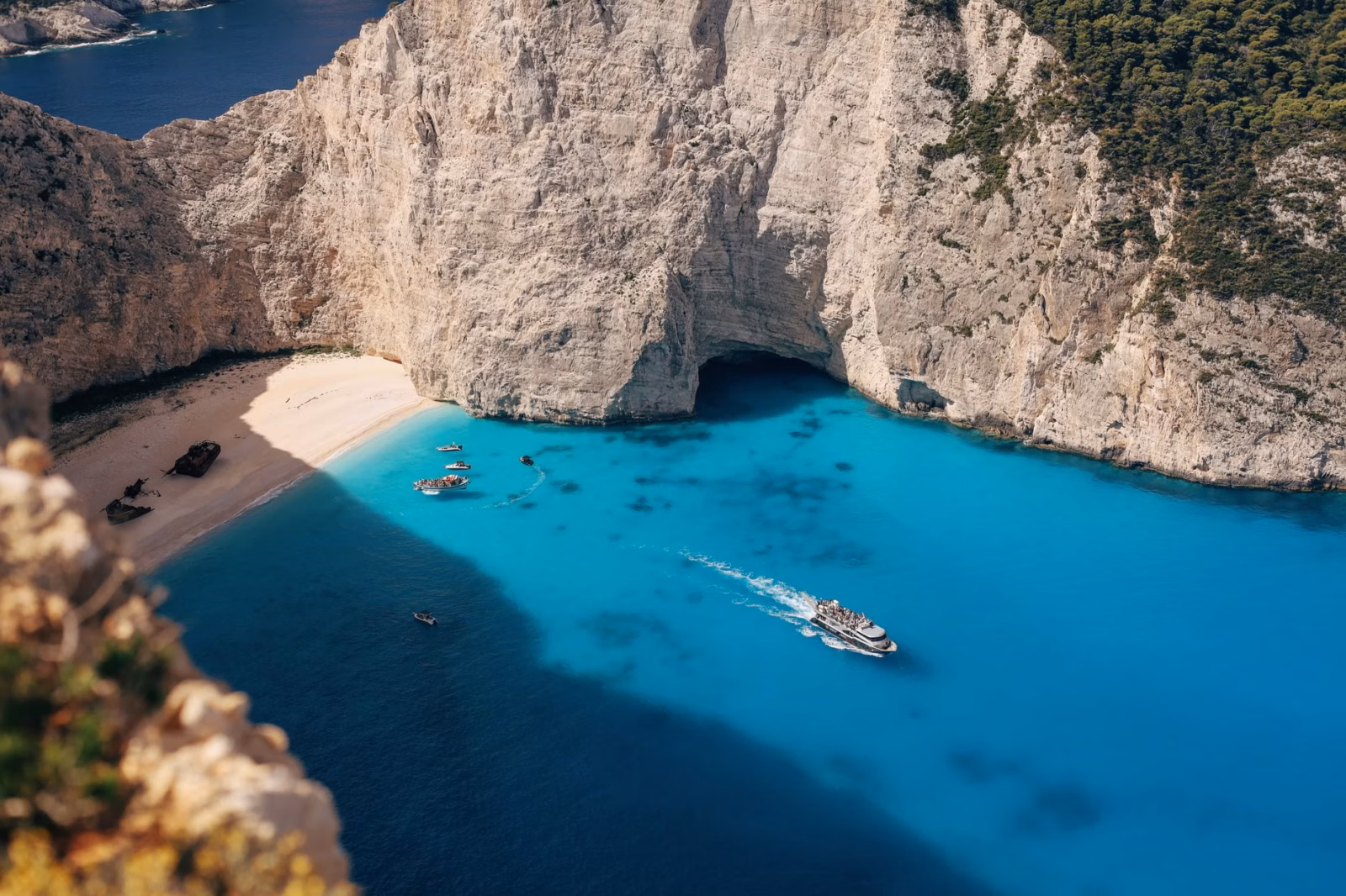 Yunan Adalarında Ada Turu (Island Hopping): 2026 İçin En İyi 9 Rota Önerisi Yunan Adalarında Ada Turu (Island Hopping): 2026 İçin En İyi 9 Rota Önerisi